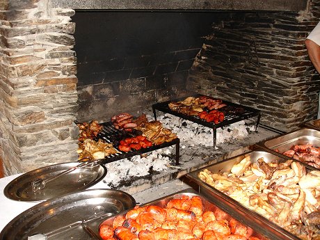 Cena tipica andorrana - Hotel KANDAHAR Pas de la Casa - Repas typique andorran &agrave; l'h&ocirc;tel KANDAHAR Pas-de-la-Case